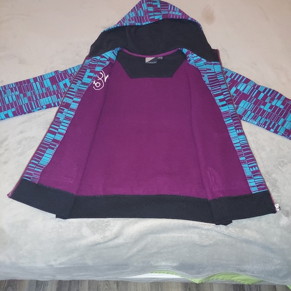 Volcom zipup - Picture 2 of 4